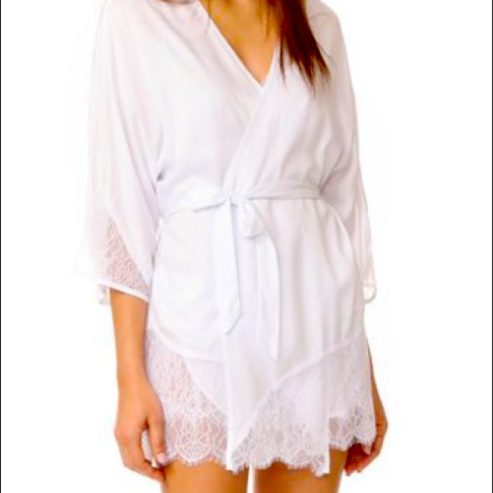 White Paloma kimono